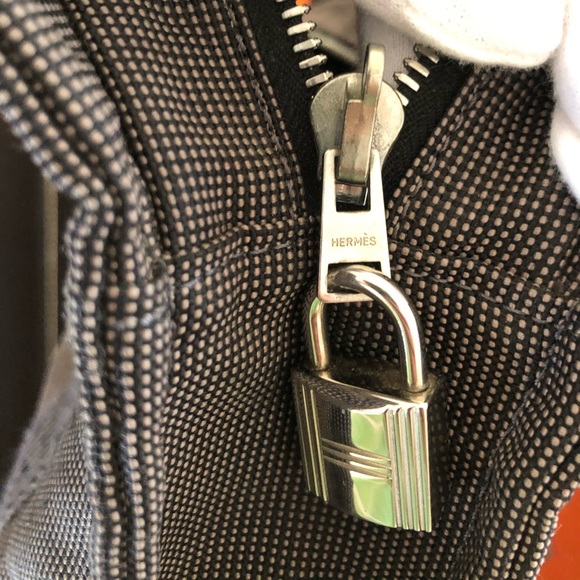 HERMÈS CANVAS TOTE HAND BAG - Picture 4 of 12